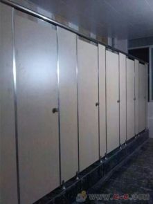 江門市明美建筑材料廠 專業打造高品質衛生間隔斷解決方案